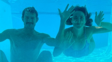 underwater picture of Gael and Natascha